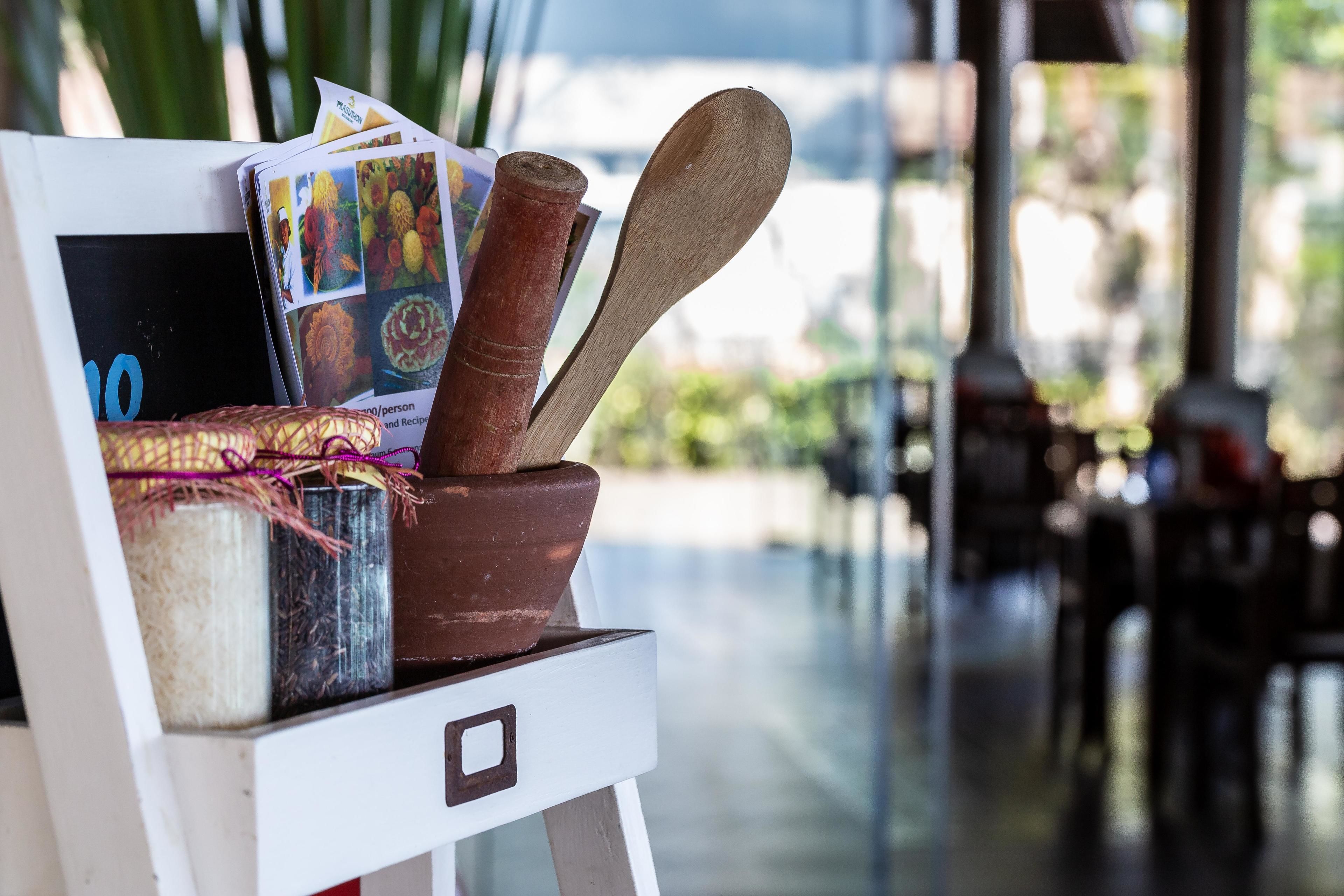 breakfast, lunch, dinner served; international cuisine, beach views