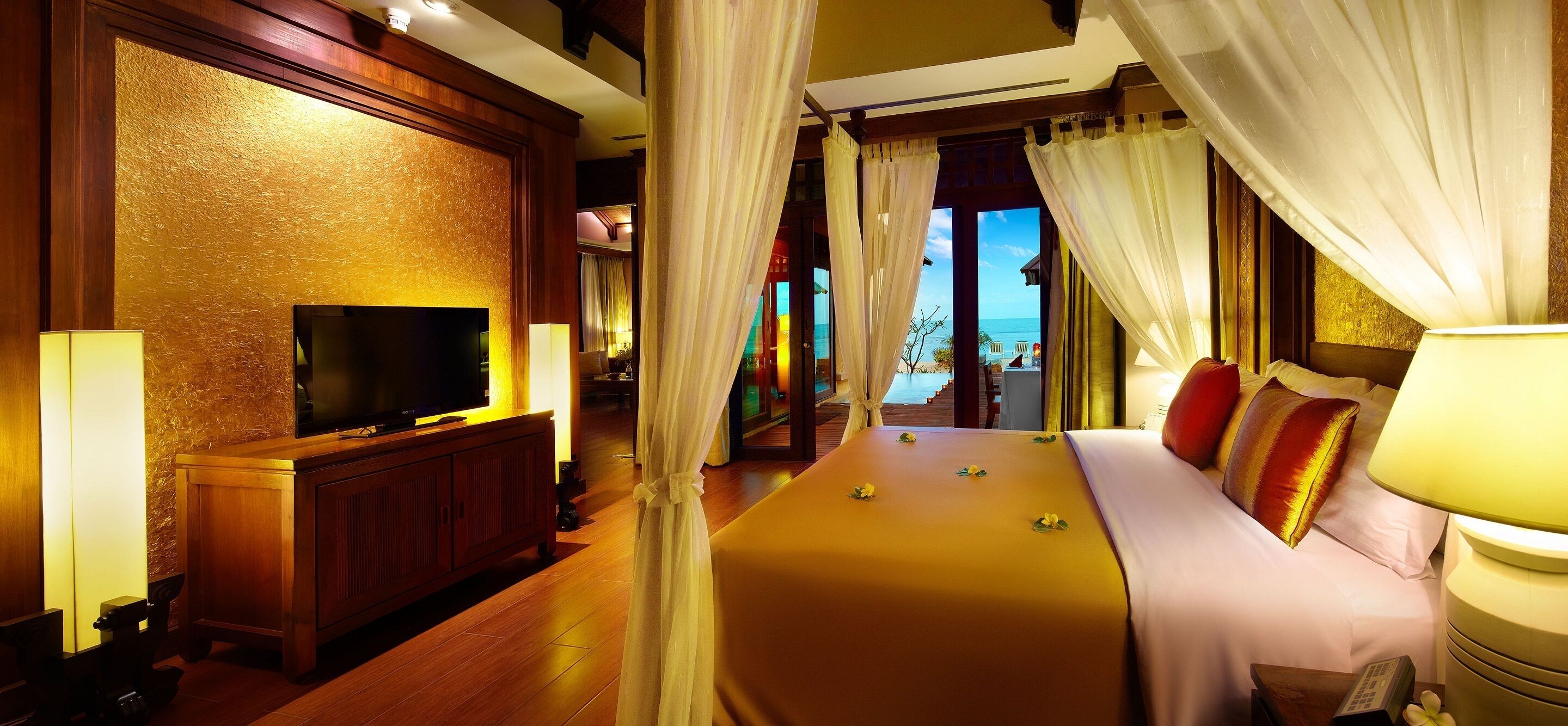 Minibar, in-room safe, desk, rollaway beds