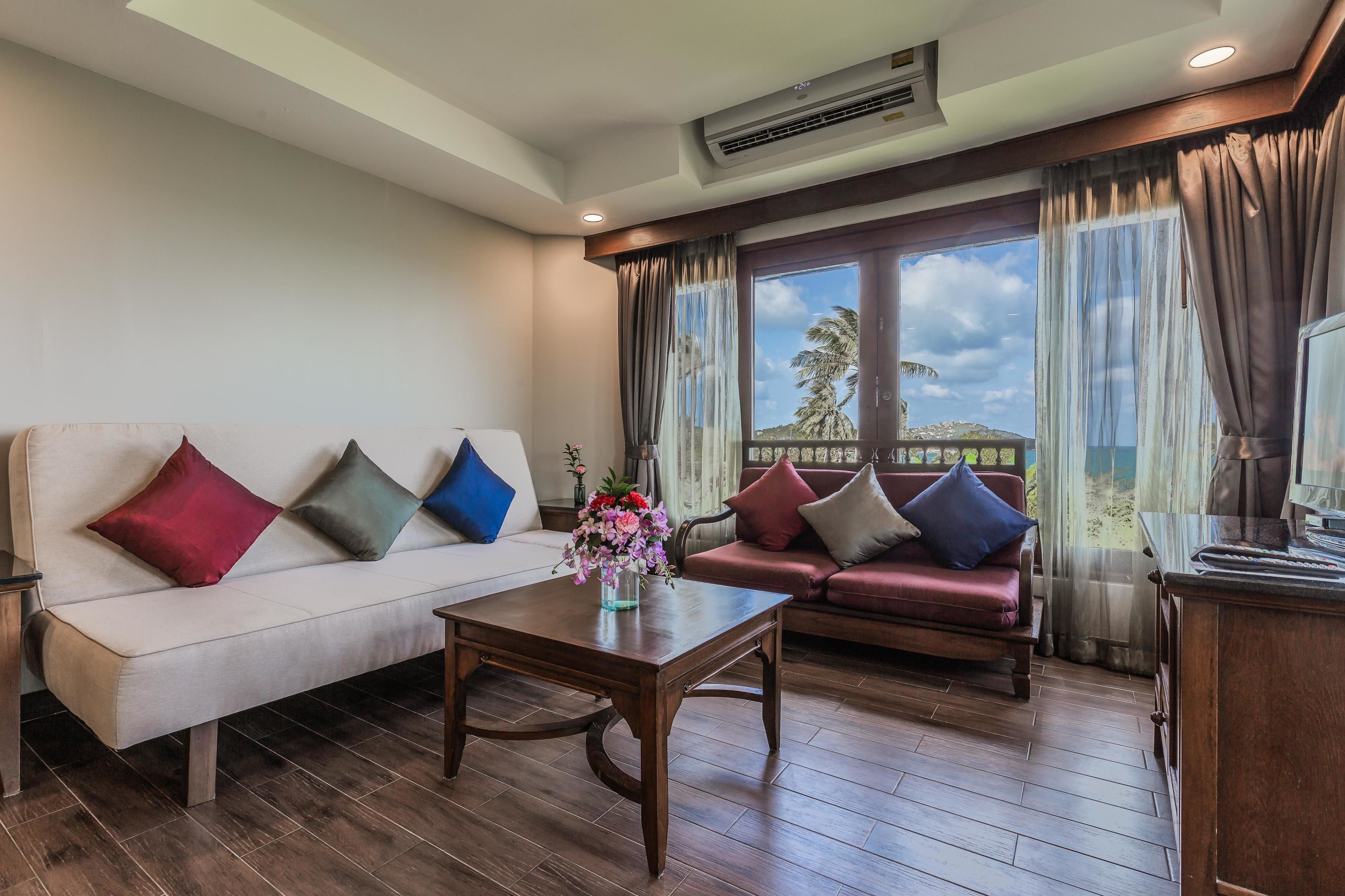 family suite | 1 bedroom, minibar, in-room safe, desk