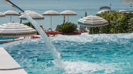 Beach. Hotel Continental Wellness & Spa