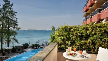 Superior Double Room, Balcony, Partial Lake View | Terrace/patio