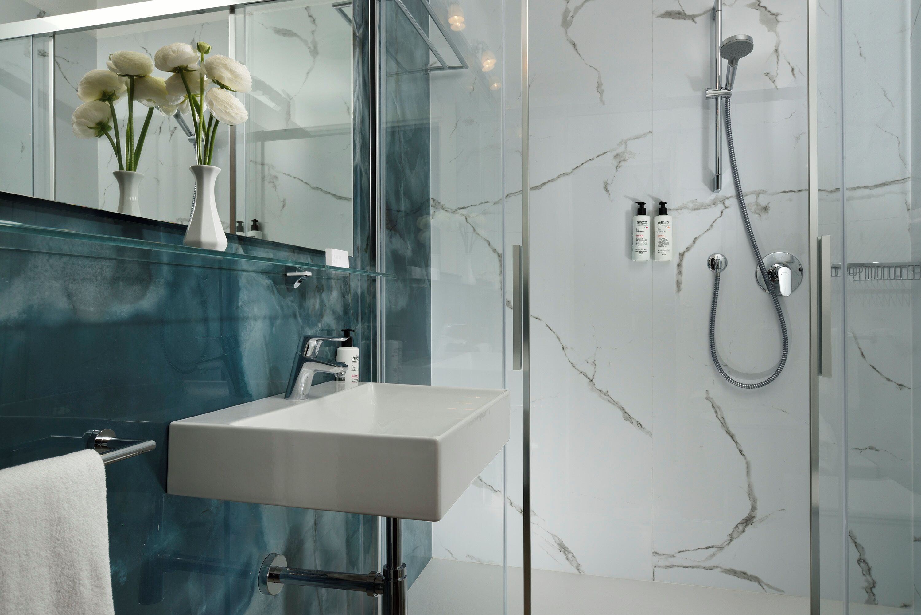 superior double room, balcony, partial lake view | bathroom | combined shower/bathtub, free toiletries, hair dryer, bathrobes