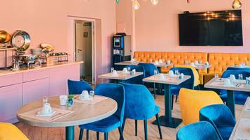 Dagelijks ontbijtbuffet (EUR 15 per persoon)