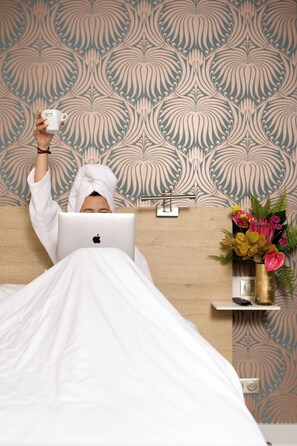 Premium bedding, minibar, desk, blackout curtains - Grand Hôtel Dauphiné Toulon, Boutique Hôtel & Suites (Toulon)