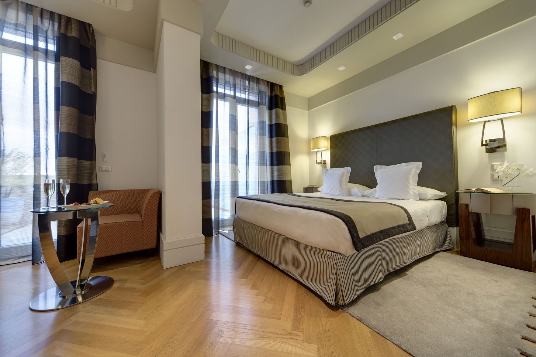 Ropa de cama de alta calidad, cubrecamas y colchones con pillow-top 