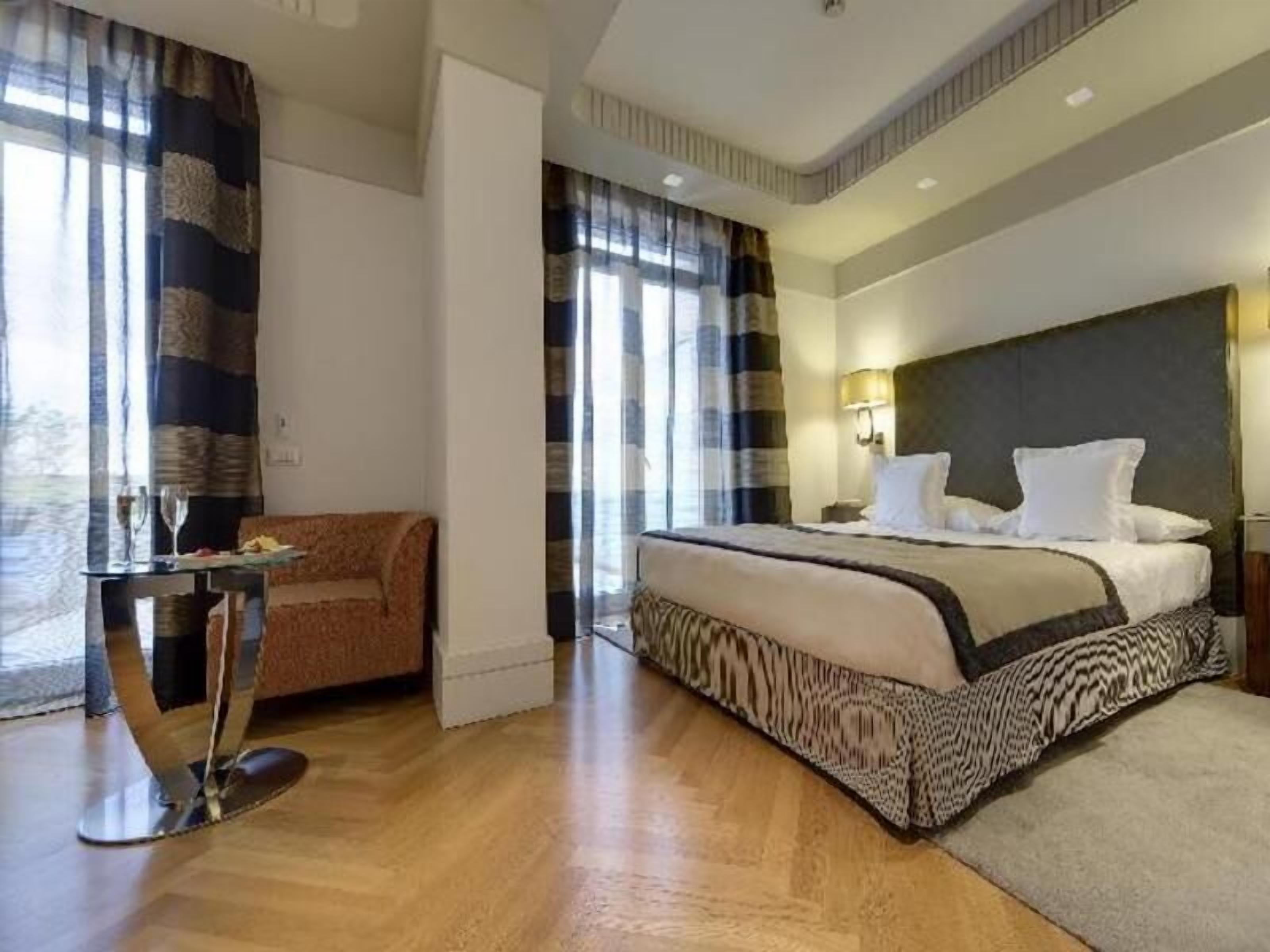 Ropa de cama de alta calidad, cubrecamas y colchones con pillow-top 