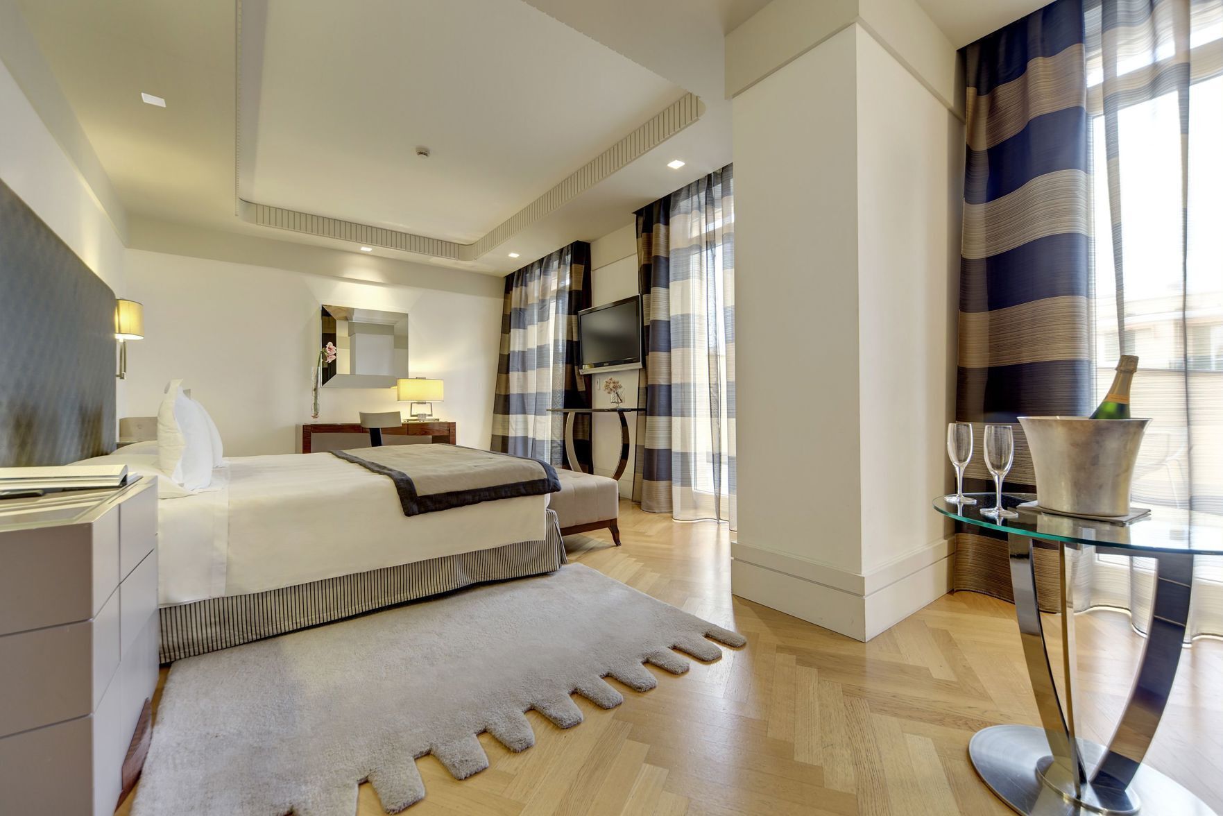 Ropa de cama de alta calidad, cubrecamas y colchones con pillow-top 