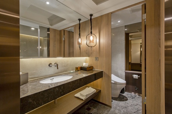 Elegant Floor Superior Family Room (Newly Renovated) | Bathroom | Separate tub and shower, deep soaking tub, eco-friendly toiletries