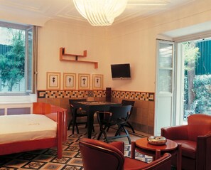 Televisión, películas con cargo