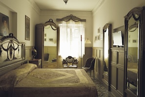 Standard Double Room | 1 bedroom, Frette Italian sheets, premium bedding, minibar
