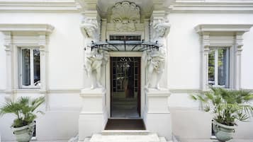 Entrada al alojamiento