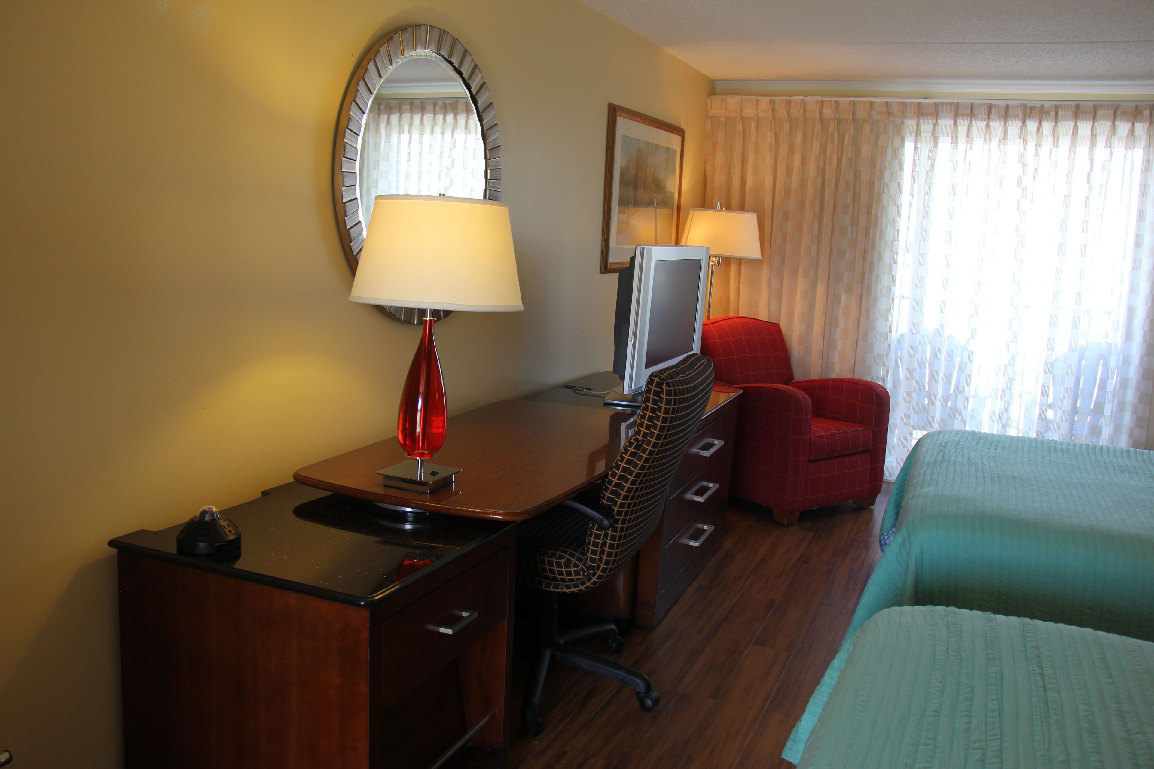 deluxe room | iron/ironing board, free wifi, bed sheets, alarm clocks