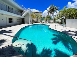 3 piscinas al aire libre, sombrillas, tumbonas