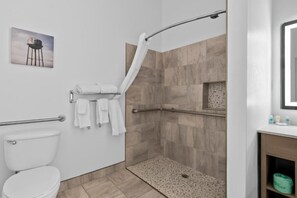 Room, 1 King Bed, Accessible, Non Smoking | Bathroom - Comfort Inn & Suites Elk City South (Elk City)