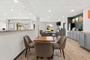 Petit déjeuner continental compris tous les jours