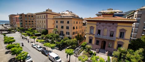 Vue sur la ville depuis lâhĂ©bergement
