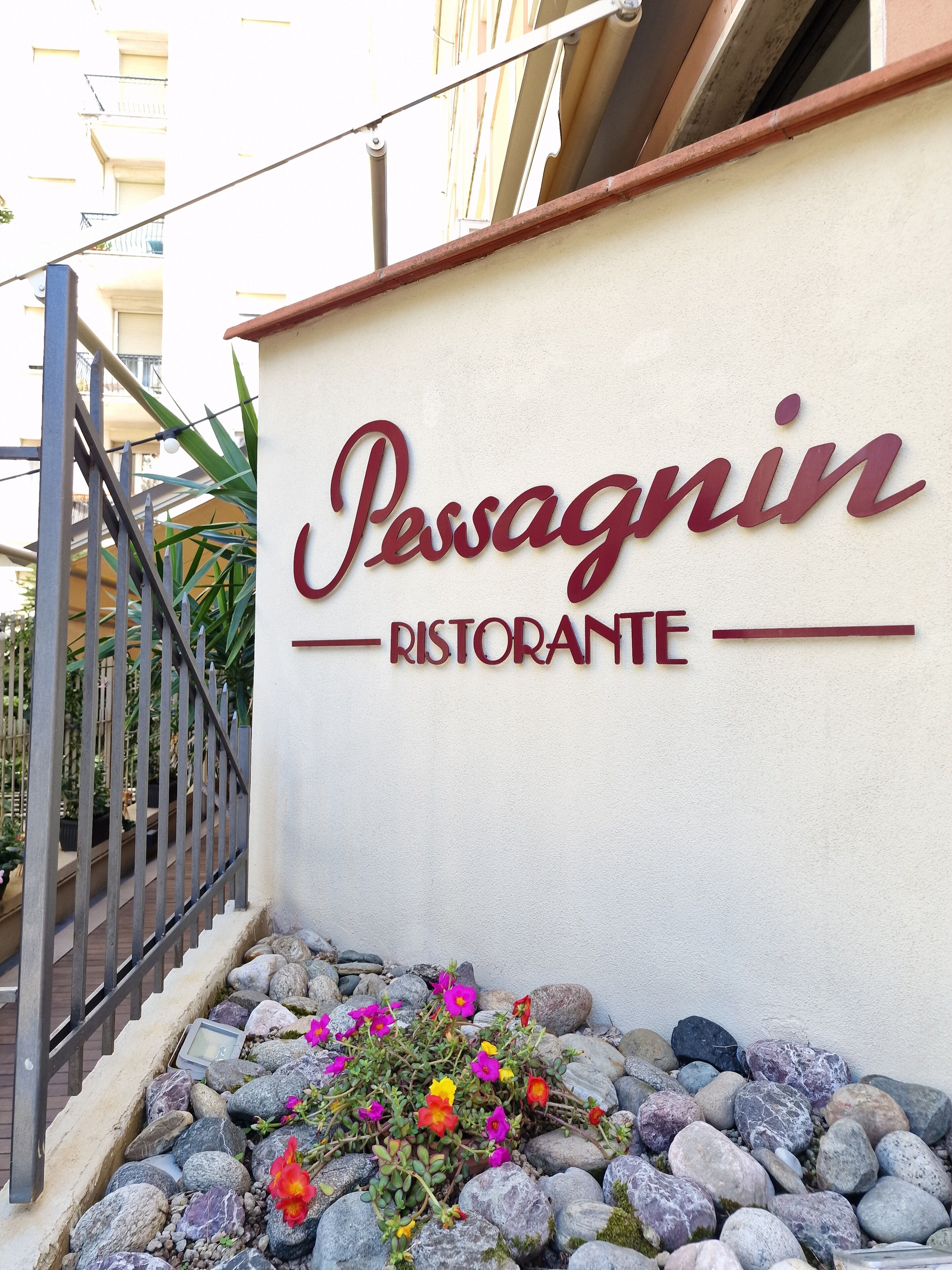 ランチ、ディナーに営業 (郷土料理)