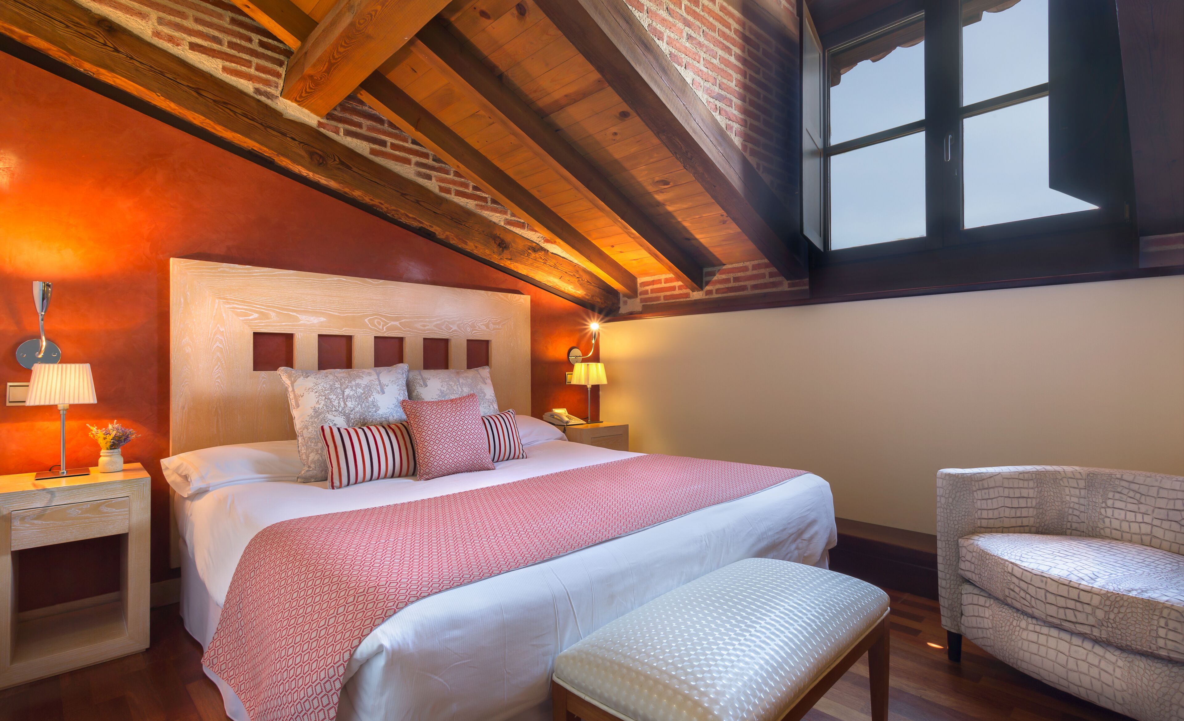 Premium bedding, minibar, in-room safe, desk