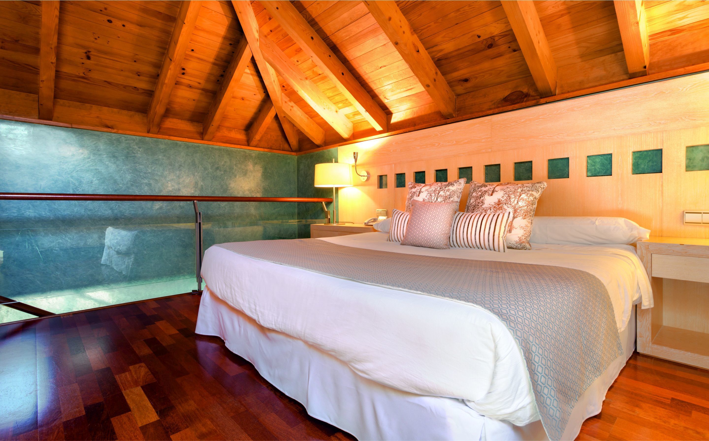 suite duplex with hot tub | 1 bedroom, premium bedding, minibar, in-room safe