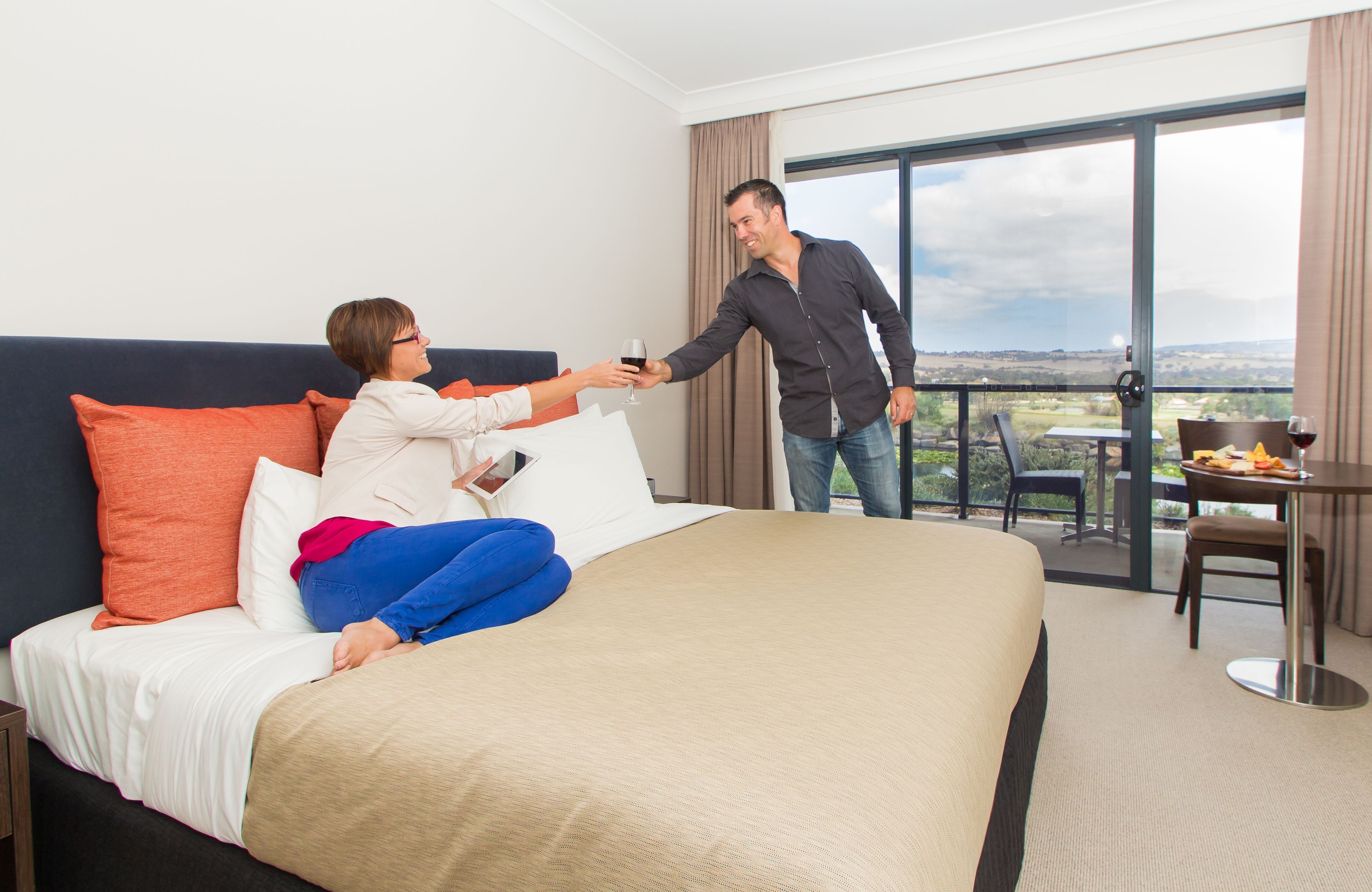 Lydisolert, strykejern/-brett, wi-fi (inkludert) og sengetøy