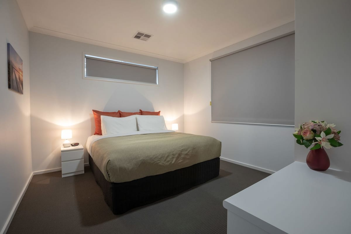 Soundproofing, iron/ironing board, free WiFi, bed sheets