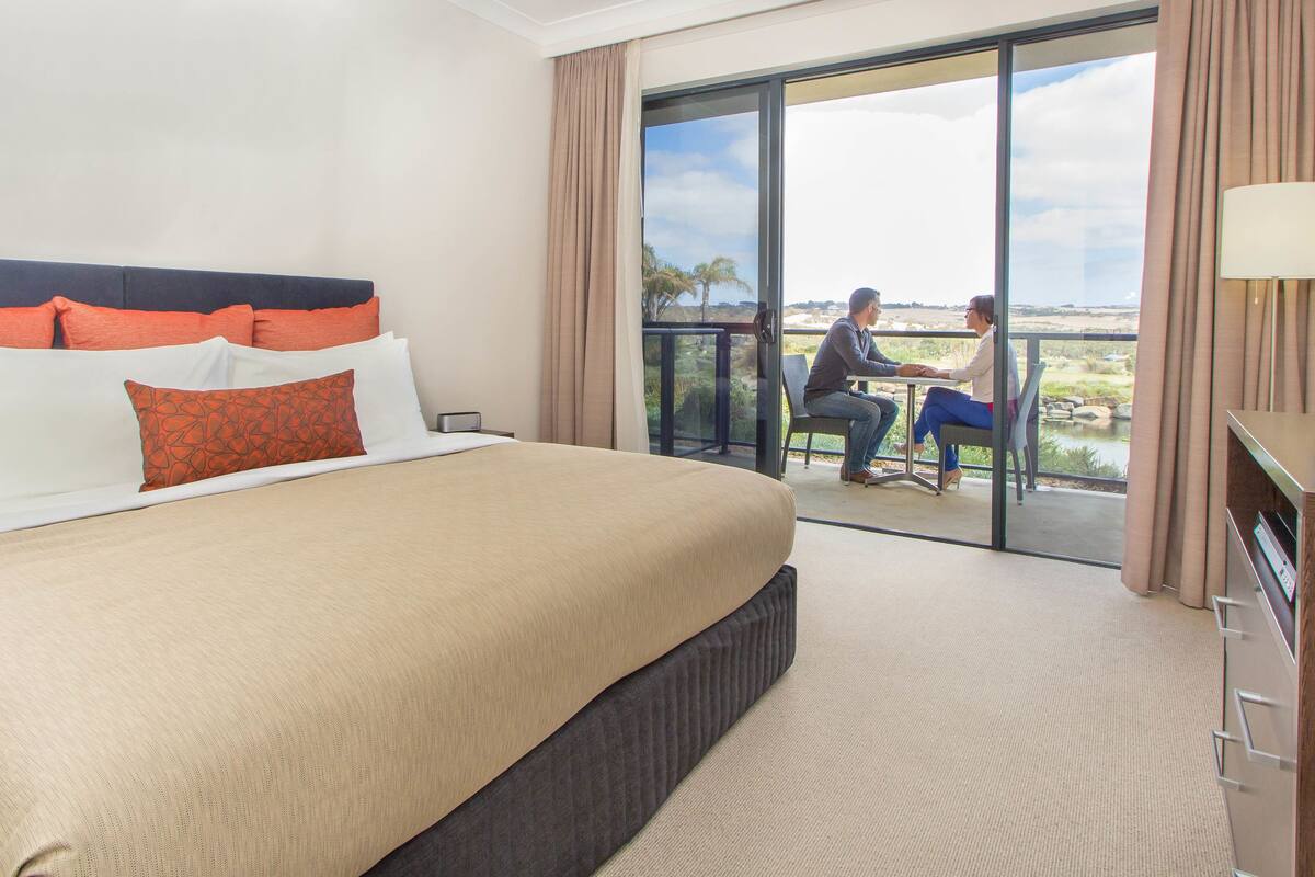 studio kitchenette spa room | 1 bedroom, soundproofing, iron/ironing board, free wifi