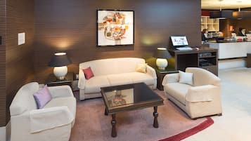 Lobby lounge