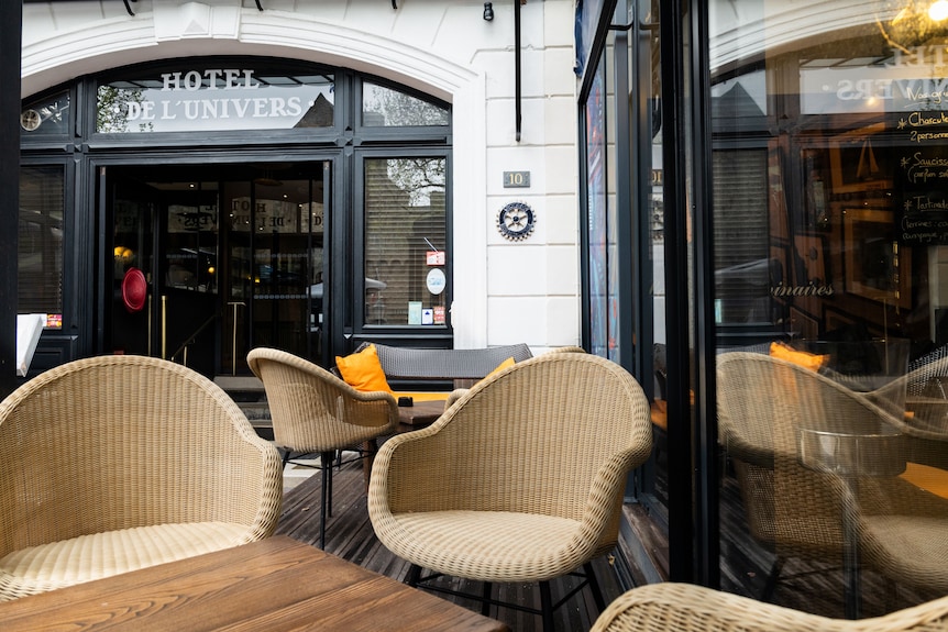 Hotel De L'univers Saint-Malo: Reviews, Price, Photos, Address Hotel De L'univers Saint-Malo: Reviews, Price, Photos, Address
