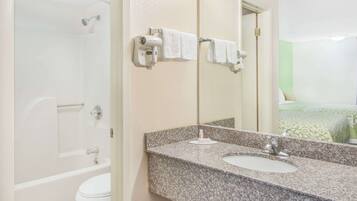 Bathtub, free toiletries, hair dryer, towels