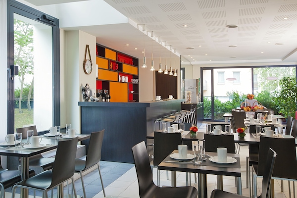 Daily buffet breakfast (EUR 16 per person)