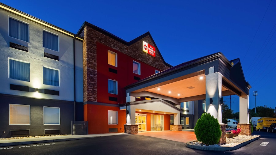 Best Western Plus New Cumberland Inn & Suites