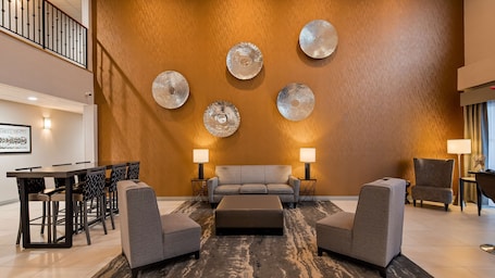 Lobby. Best Western Plus New Cumberland Inn & Suites
