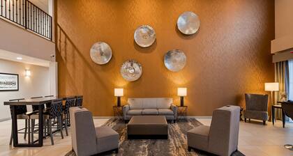 Best Western Plus New Cumberland Inn & Suites