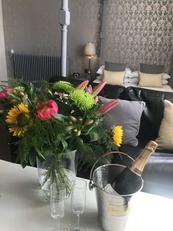 Room service – dining