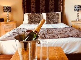 标准房, 1 张双人床, 无烟房 | 特色装修、特色家居、办公桌、笔记本电脑工作区