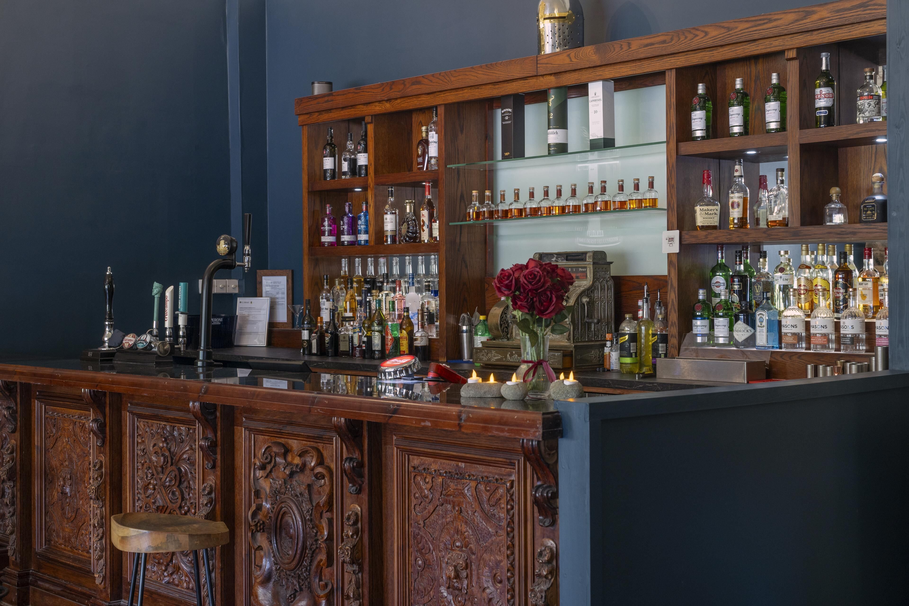 Bar (di hartanah)
