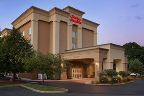 Exterior - Hampton Inn & Suites Greenfield (Greenfield)