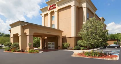 Hampton Inn & Suites Greenfield