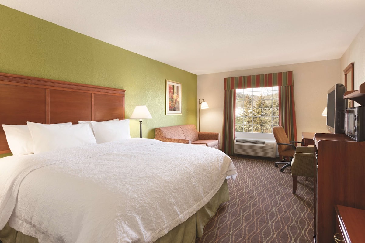 Down comforters, desk, blackout drapes, soundproofing