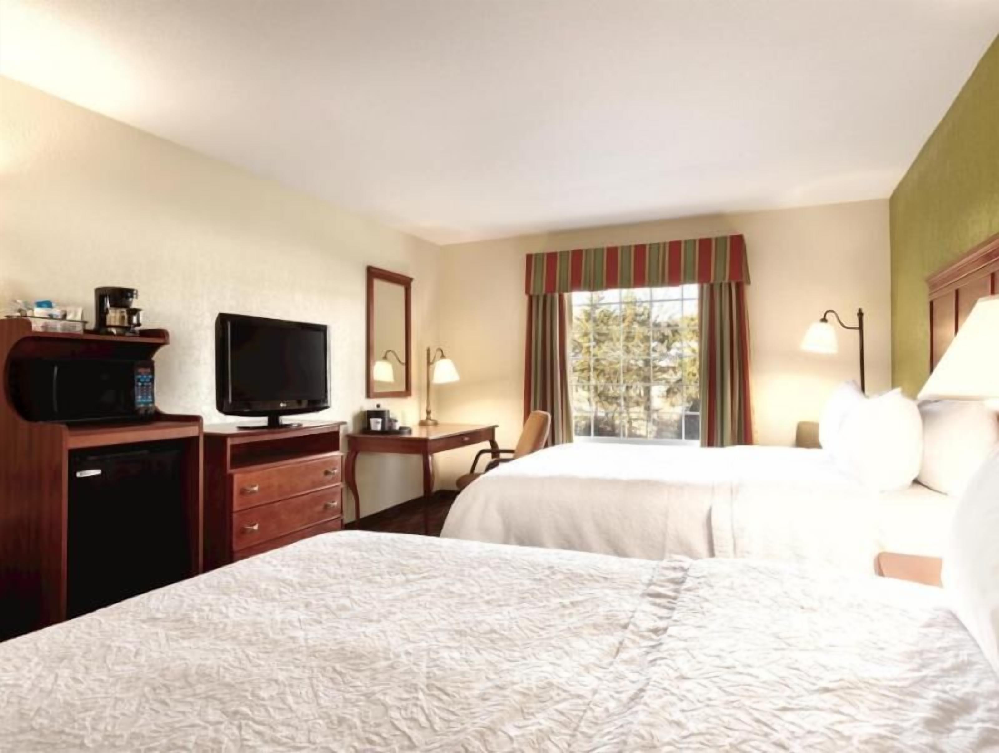 Down duvets, desk, blackout curtains, soundproofing