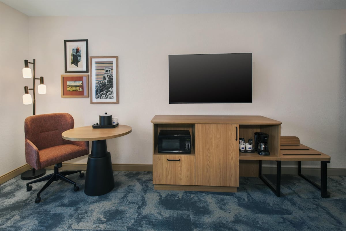 Down duvets, desk, blackout curtains, soundproofing