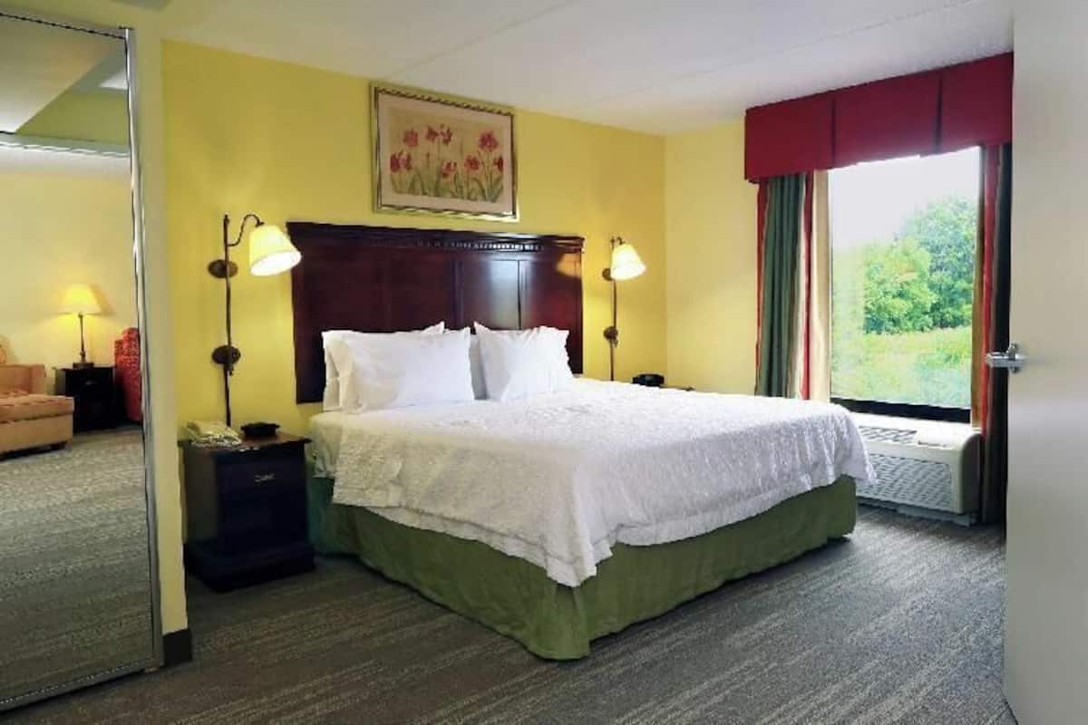 In-room safe, desk, blackout drapes, iron/ironing board