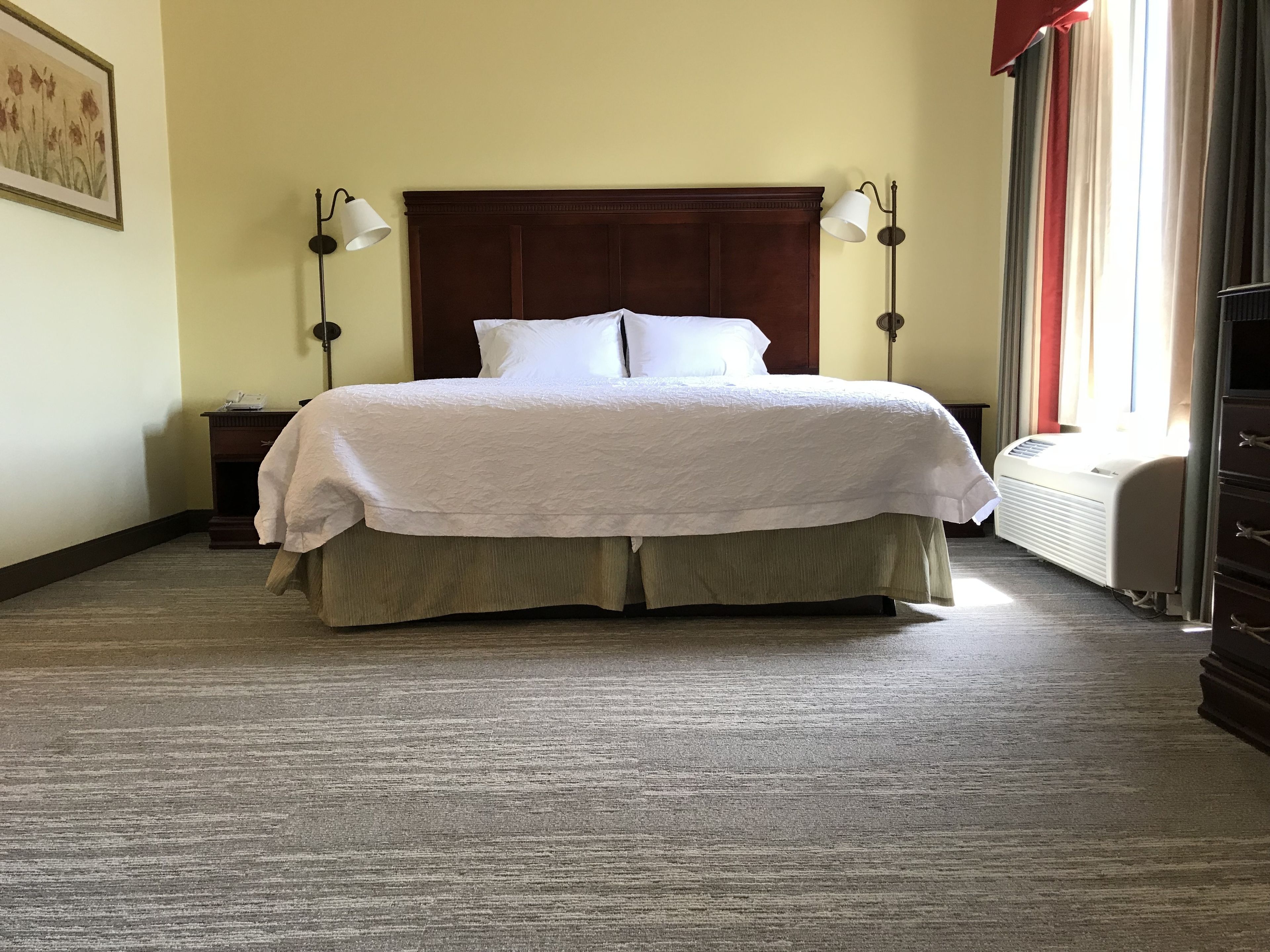 studio, 1 king bed, non smoking | in-room safe, desk, blackout curtains, iron/ironing board