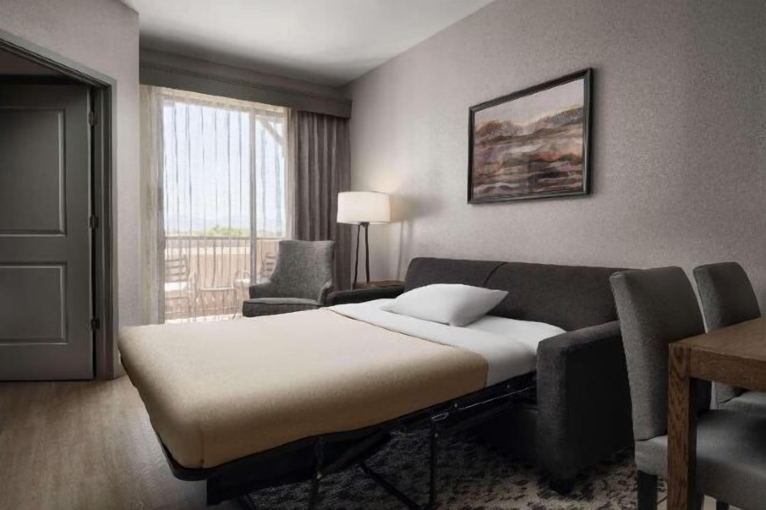 1 bedroom, premium bedding, in-room safe, desk