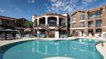 Outdoor pool, sun loungers