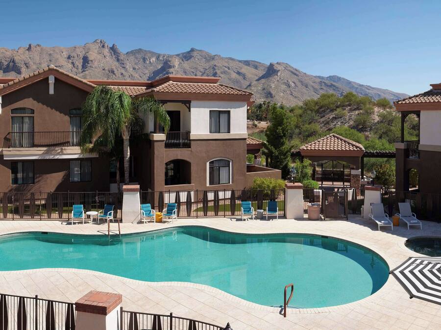 Außenpool, Liegestühle