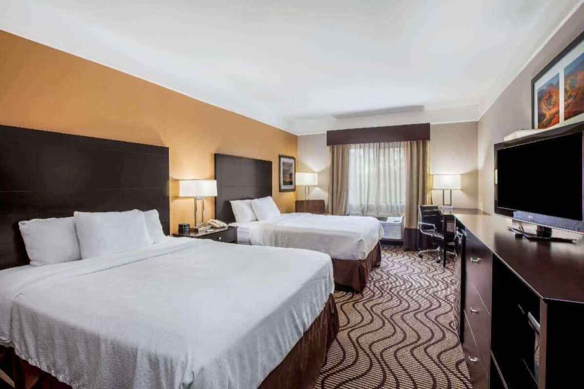 Premium bedding, individually furnished, desk, iron/ironing board
