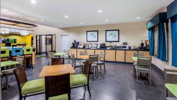 Free daily continental breakfast