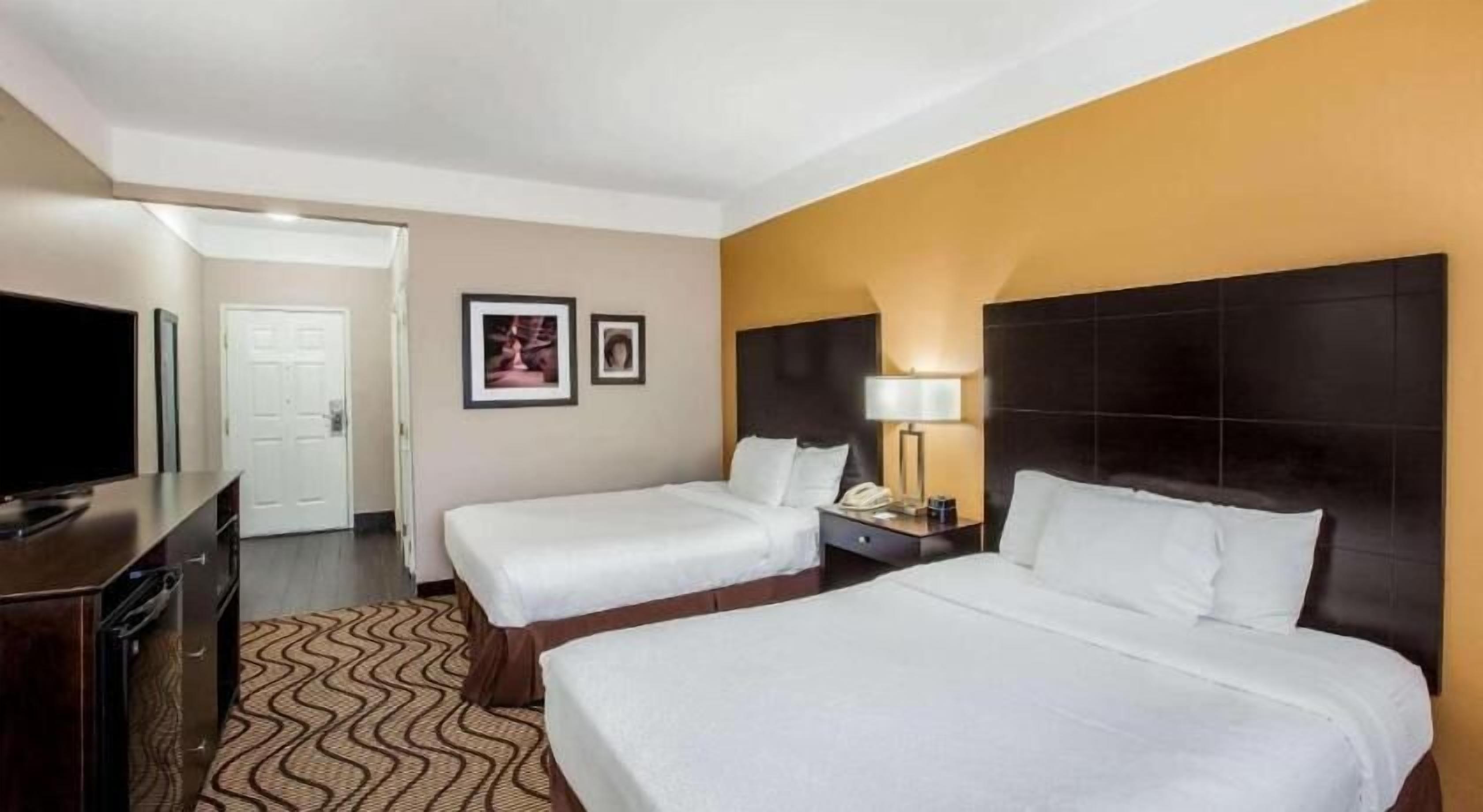 Premium bedding, individually furnished, desk, iron/ironing board