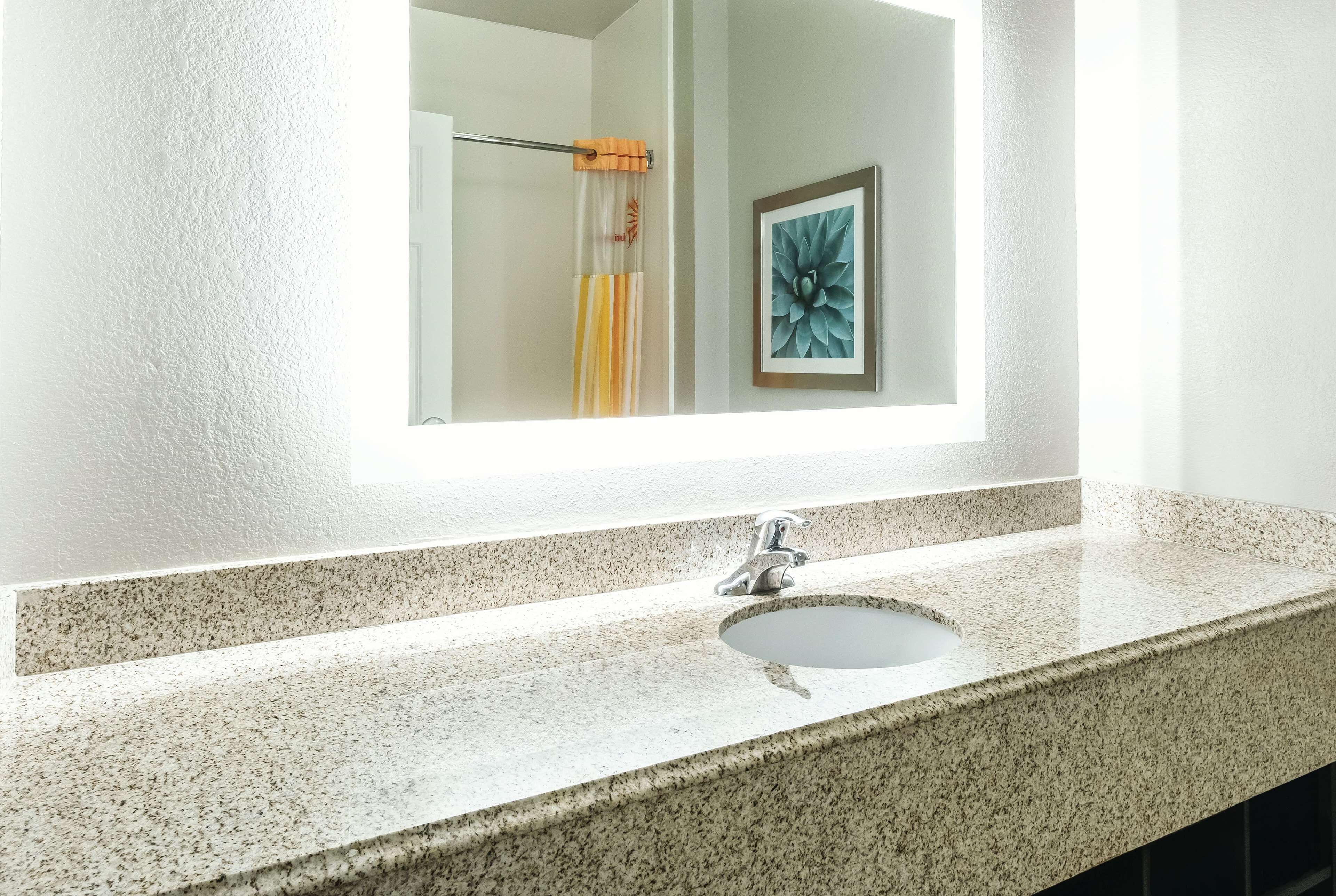 Photo - La Quinta by Wyndham Phoenix I-10 West